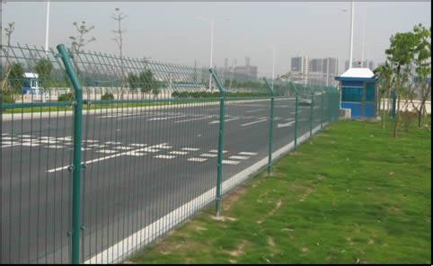 高速公路隔离栅栏又称公路护栏网